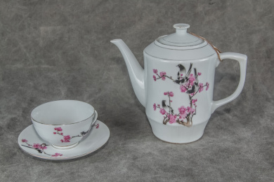 红梅喜鹊陶瓷白釉茶具套装静物品 