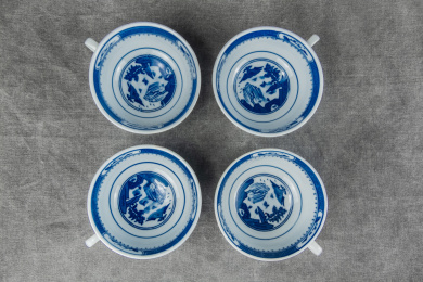 青花瓷山水绘画景德镇民窑陶瓷茶杯特写