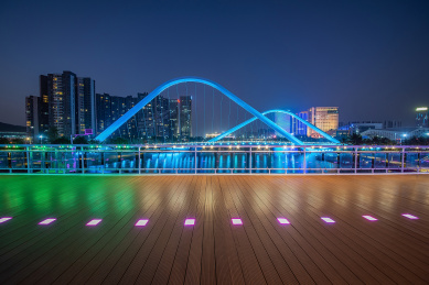 广州南沙蕉门公园蕉门河桥梁与城市夜景灯光