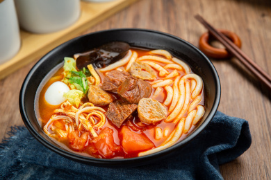 贵州红汤牛肉米线