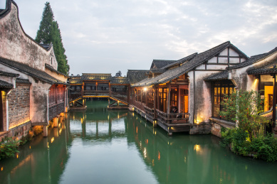 夜晚的中国浙江嘉兴市乌镇水乡古镇