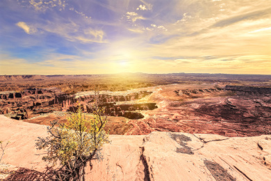 美国科罗拉多高原中部壮观的峡谷地国家公园风光