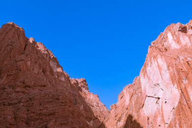 中国新疆南疆库车县天山神秘大峡谷自然风光