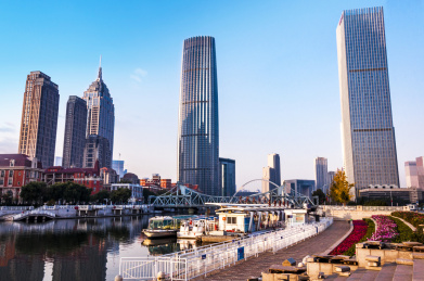 中国天津金融街中心现代摩天大楼建筑群风光