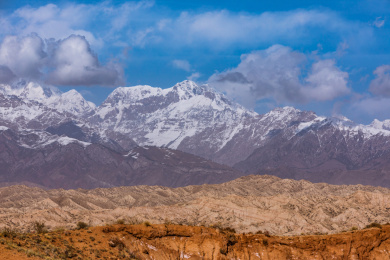 中国新疆南疆阿克苏地区温宿大峡谷秋季自然风光