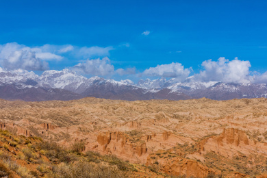 中国新疆南疆阿克苏地区温宿大峡谷秋季自然风光