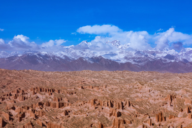 中国新疆南疆阿克苏地区温宿大峡谷秋季自然风光