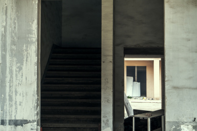 神秘破旧感的工业废墟建筑