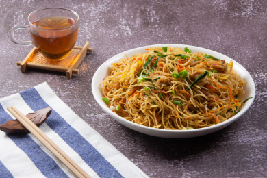 石面上的鸡蛋炒面