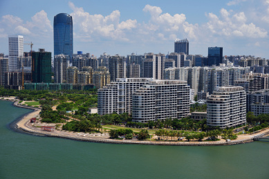 海南海口滨海城市建筑风光