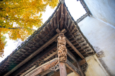 中国安徽黄山市歙县徽商大宅院古建筑上的木雕