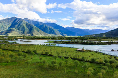 中国西藏雅鲁藏布江大峡谷