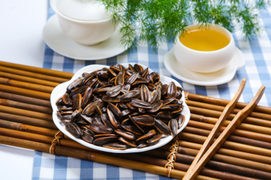 休闲零食炒货五香焦糖葵瓜子