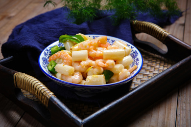 美味传统家常菜肴青椒藕带炒虾仁