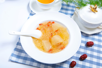 滋补养生粥红枣枸杞雪梨银耳糖水羹