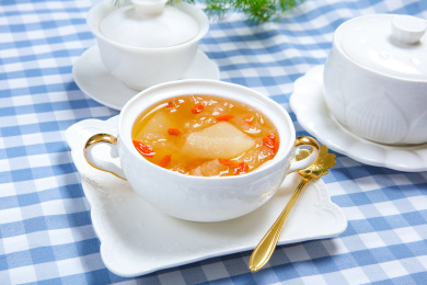 营养滋补粥莲子雪梨银耳羹