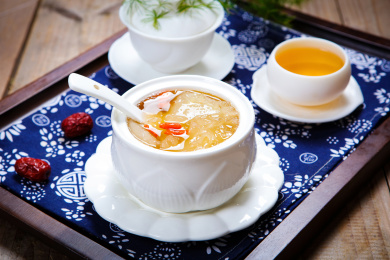 滋补养生粥红枣枸杞雪梨银耳糖水羹