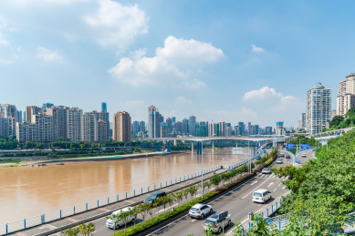 中国重庆嘉陵江两岸建筑风光