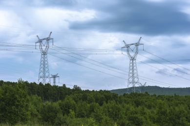 内蒙古满洲里郊外输电线路铁塔