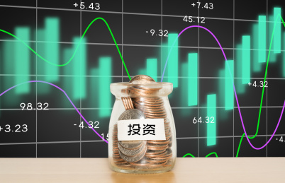 硬币存钱罐理财投资股票股市炒股概念