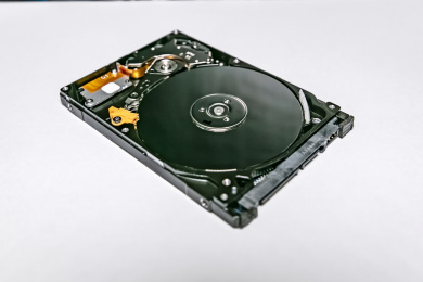 高速固态机械硬盘内部件工艺结构  