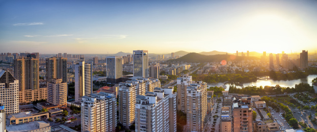安徽马鞍山夏季日落城市风光全景