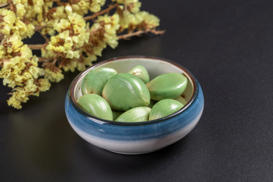 中国传统节日腊八节美食腊八粥腊八蒜摆放在桌面上