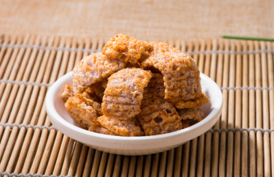 四川传统美食小吃香辣香葱锅巴