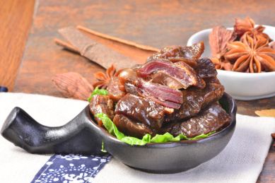 内蒙古传统特产美味五香羊肉