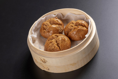 特色面食红糖馒头摆放在桌面上