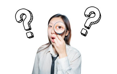 商务人士拿着放大镜表示疑惑疑虑问号概念