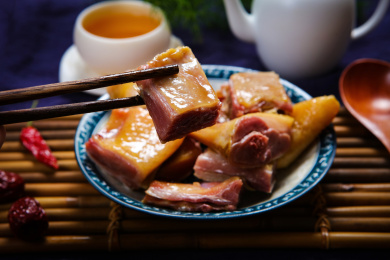 农家乡村风味特产干蒸腊鸭肉