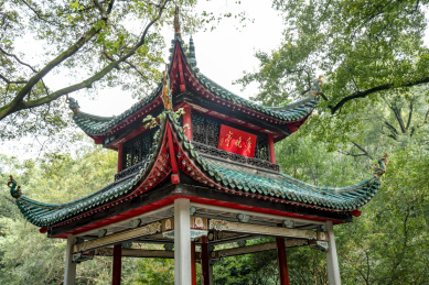 中国四大赏枫胜地－长沙岳麓山爱晚亭风光