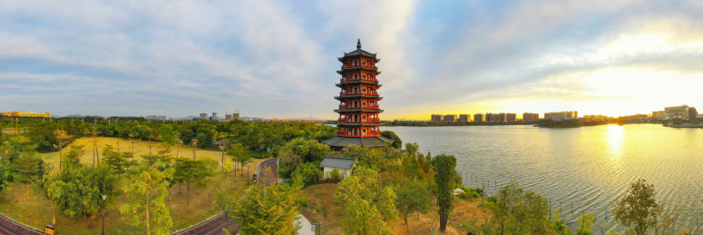 中国广东省东莞华阳湖湿地公园日出风光