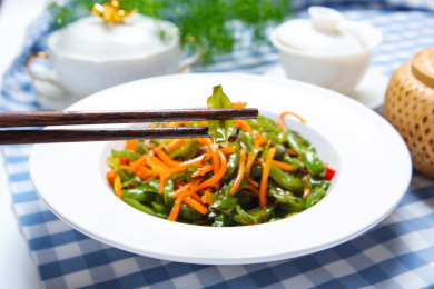 红油爽口胡萝卜丝凉拌海白菜