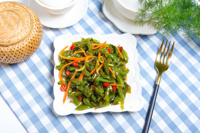 开胃爽口小菜凉拌裙带菜梗