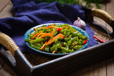 红油爽口胡萝卜丝凉拌海白菜