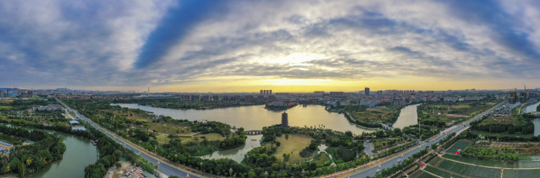 中国广东省东莞华阳湖湿地公园日出风光