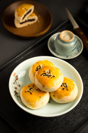 香甜酥脆的休闲食品——老婆饼