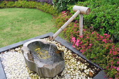 中国城市园林特色景观-竹筒清泉流水装置