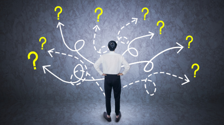 商务人士职场感觉思绪思路很乱问号不知所措抉择选择判断概念