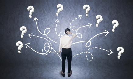 商务人士职场感觉思绪思路很乱问号不知所措抉择选择判断概念