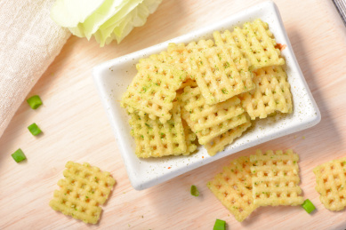 四川传统美食小吃香辣香葱锅巴