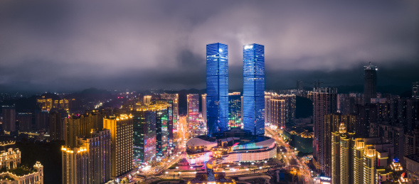 贵阳花果园双子塔夜景城市航拍