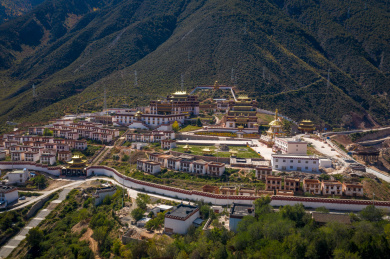 四川甘孜藏族自治州乡城县