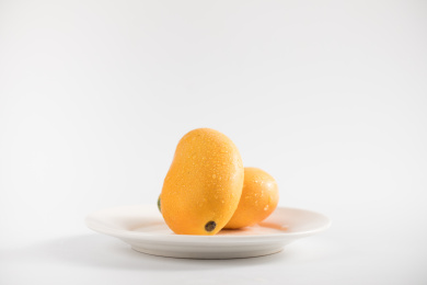 色泽金黄的新鲜煌金芒水果