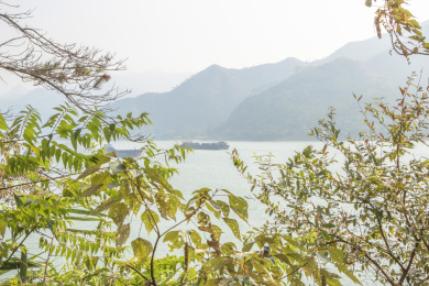 中国广东西江羚羊峡古道风景区山水与小船