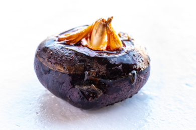 白色背景上的新鲜马蹄