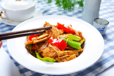 美味农家家常菜辣椒腐竹炒肉片