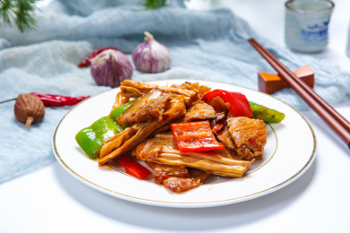 青辣椒红辣椒小炒腐竹土猪肉